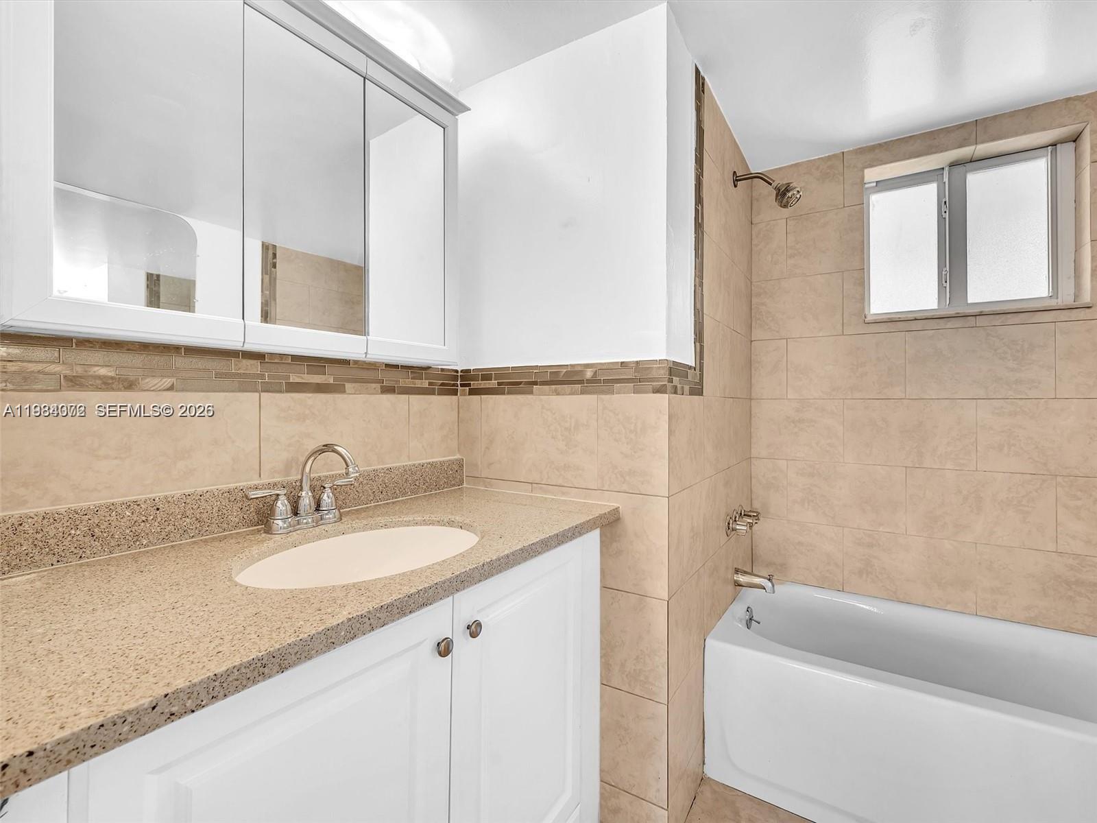 1170 NE 191st St #24 Miami, FL 33179