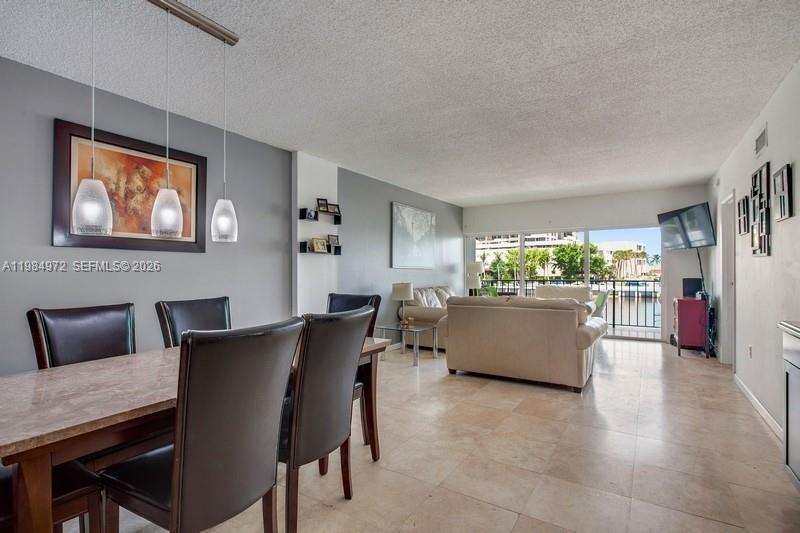 2455 Flamingo Dr #201 Miami Beach, FL 33140