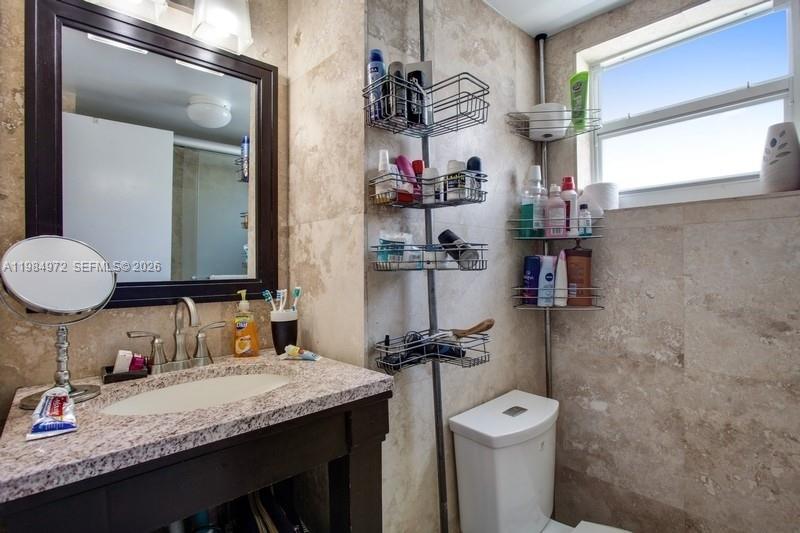 2455 Flamingo Dr #201 Miami Beach, FL 33140