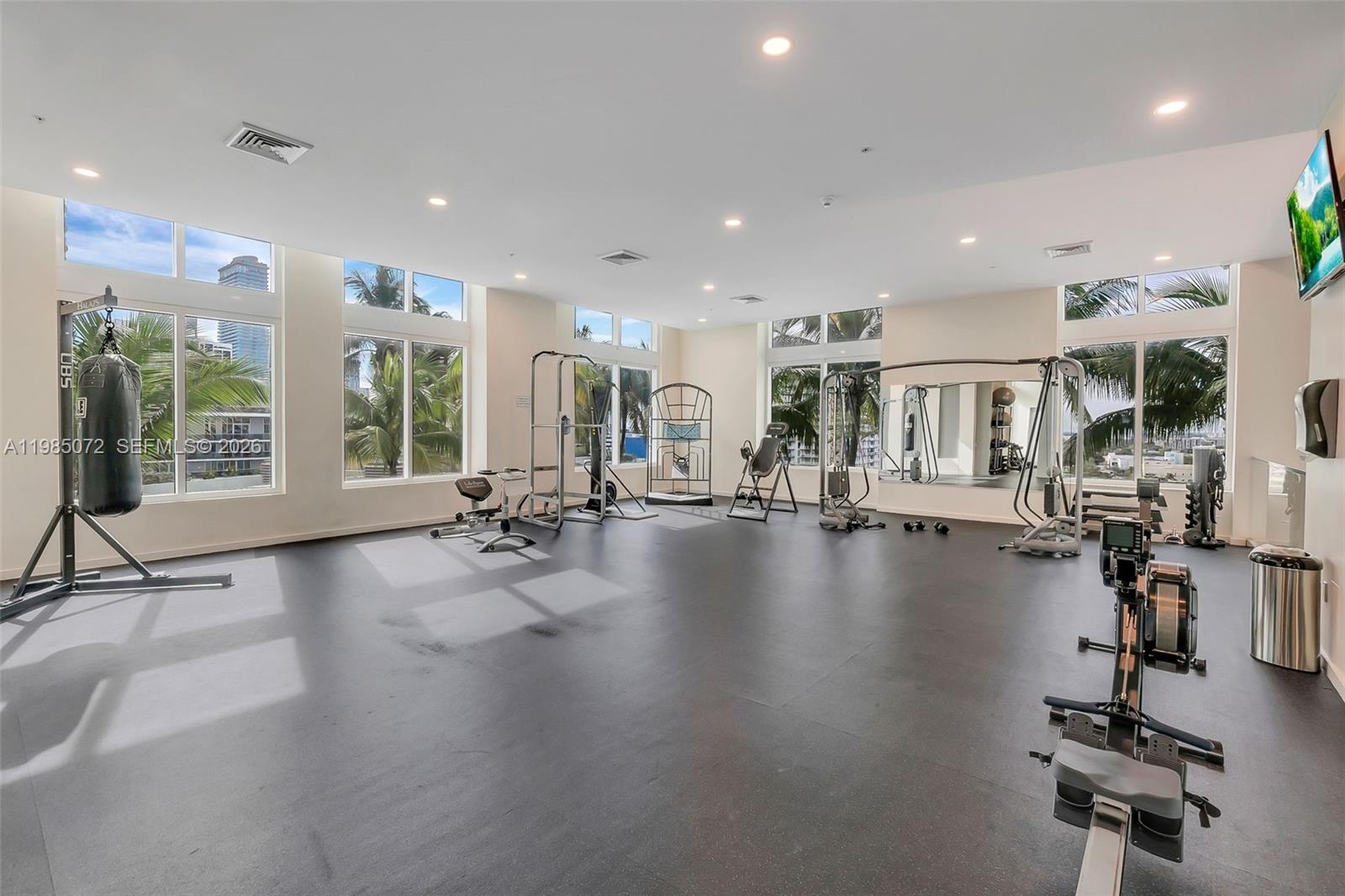 1900 N Bayshore Dr #PH 5006 Miami, FL 33132