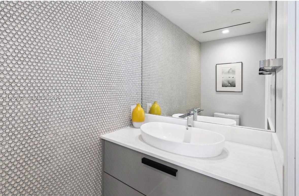 image 1500 Ocean Drive15