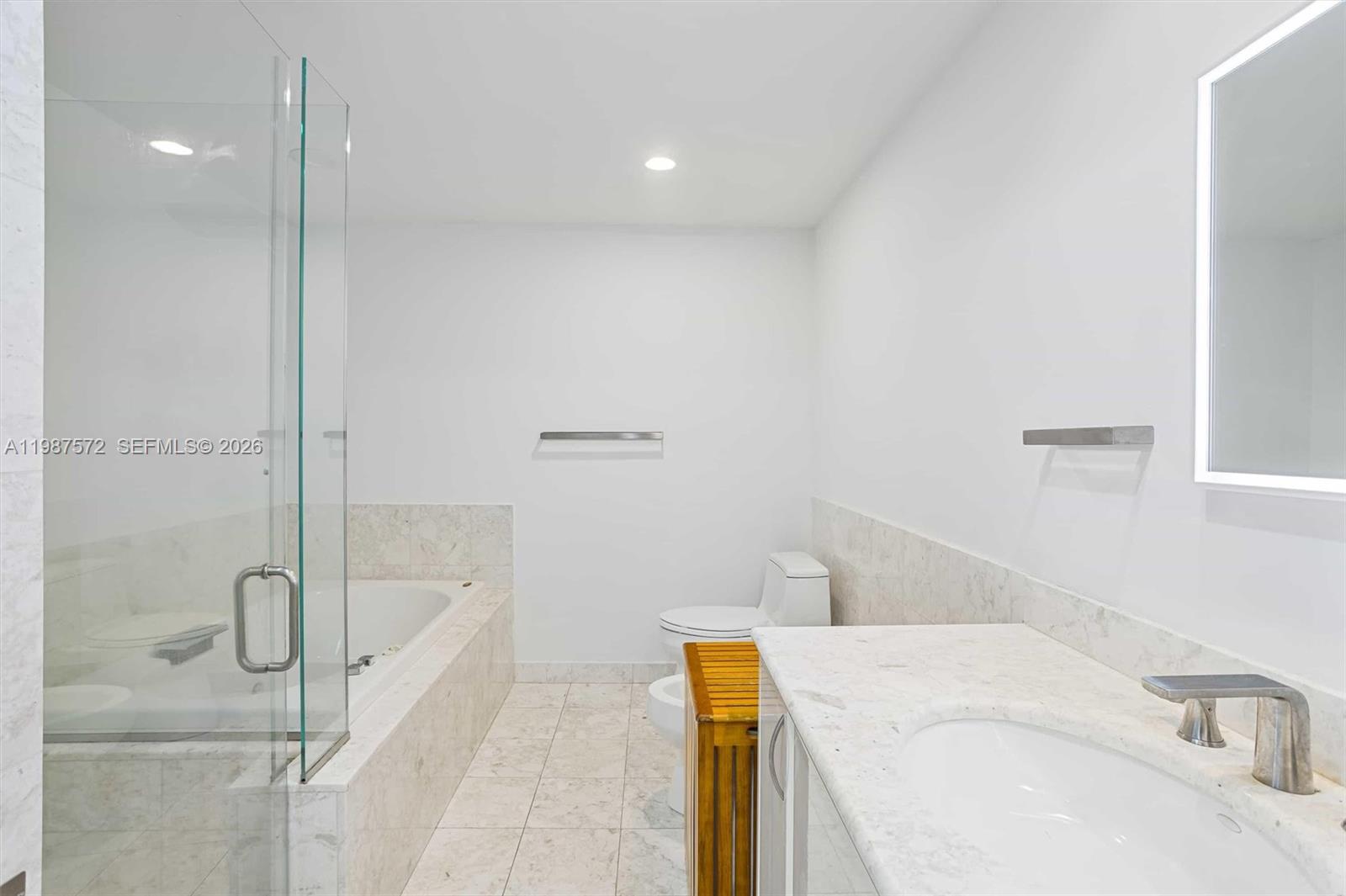 1331 Brickell Bay Dr #1606 Miami, FL 33131