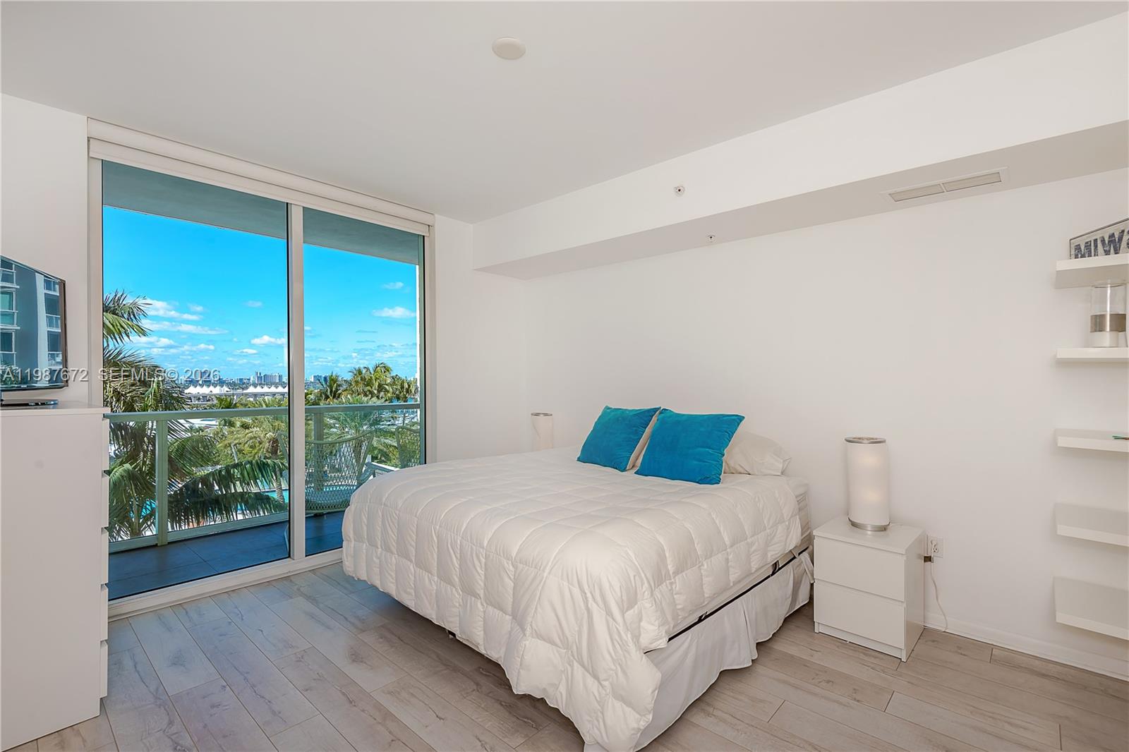 image Vizcayne South12