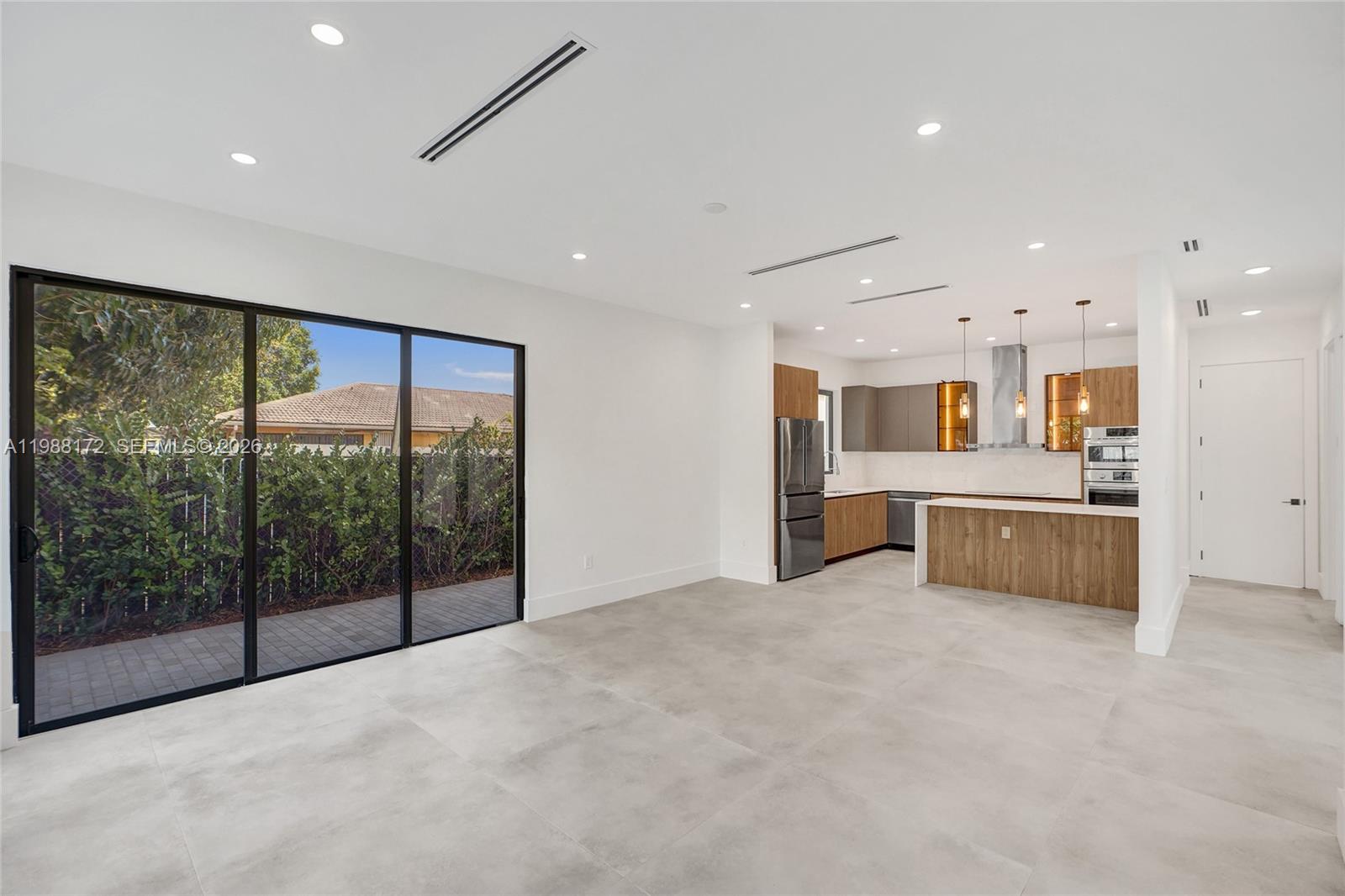 2421 SW 16th Ter Miami, FL 33145