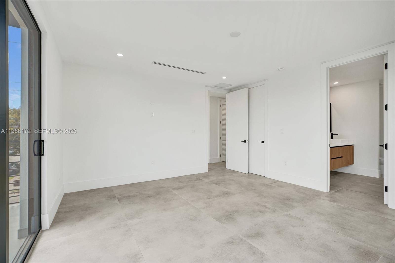 2421 SW 16th Ter Miami, FL 33145