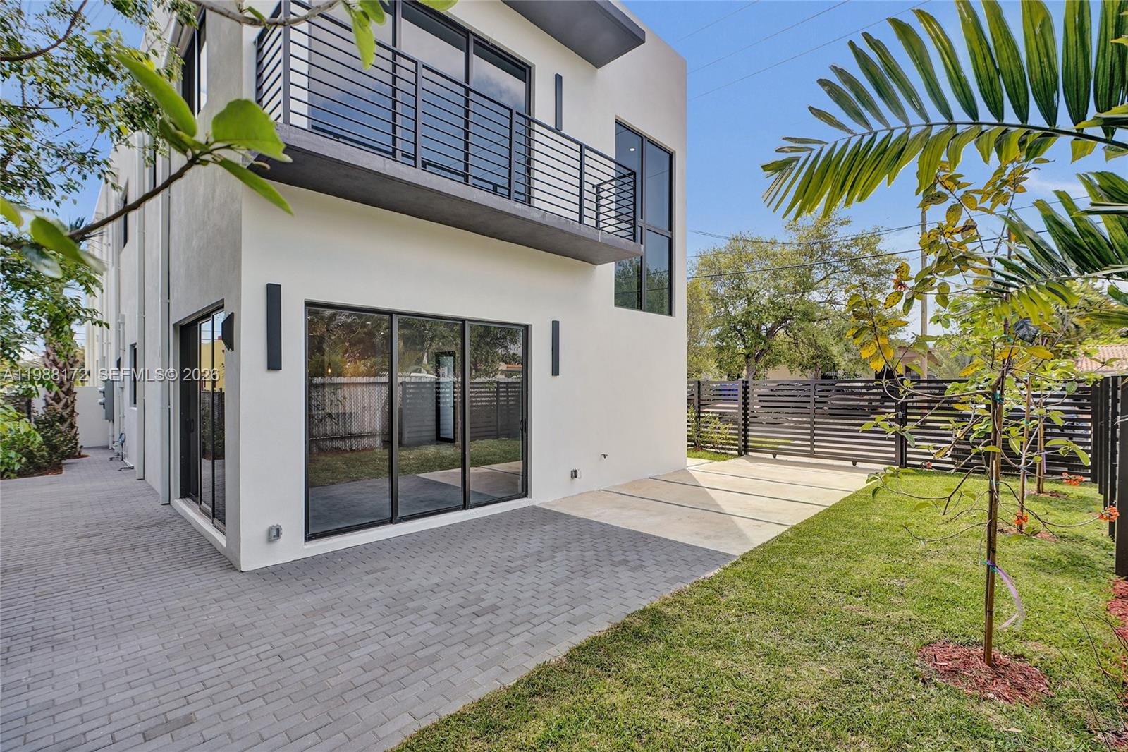 2421 SW 16th Ter Miami, FL 33145