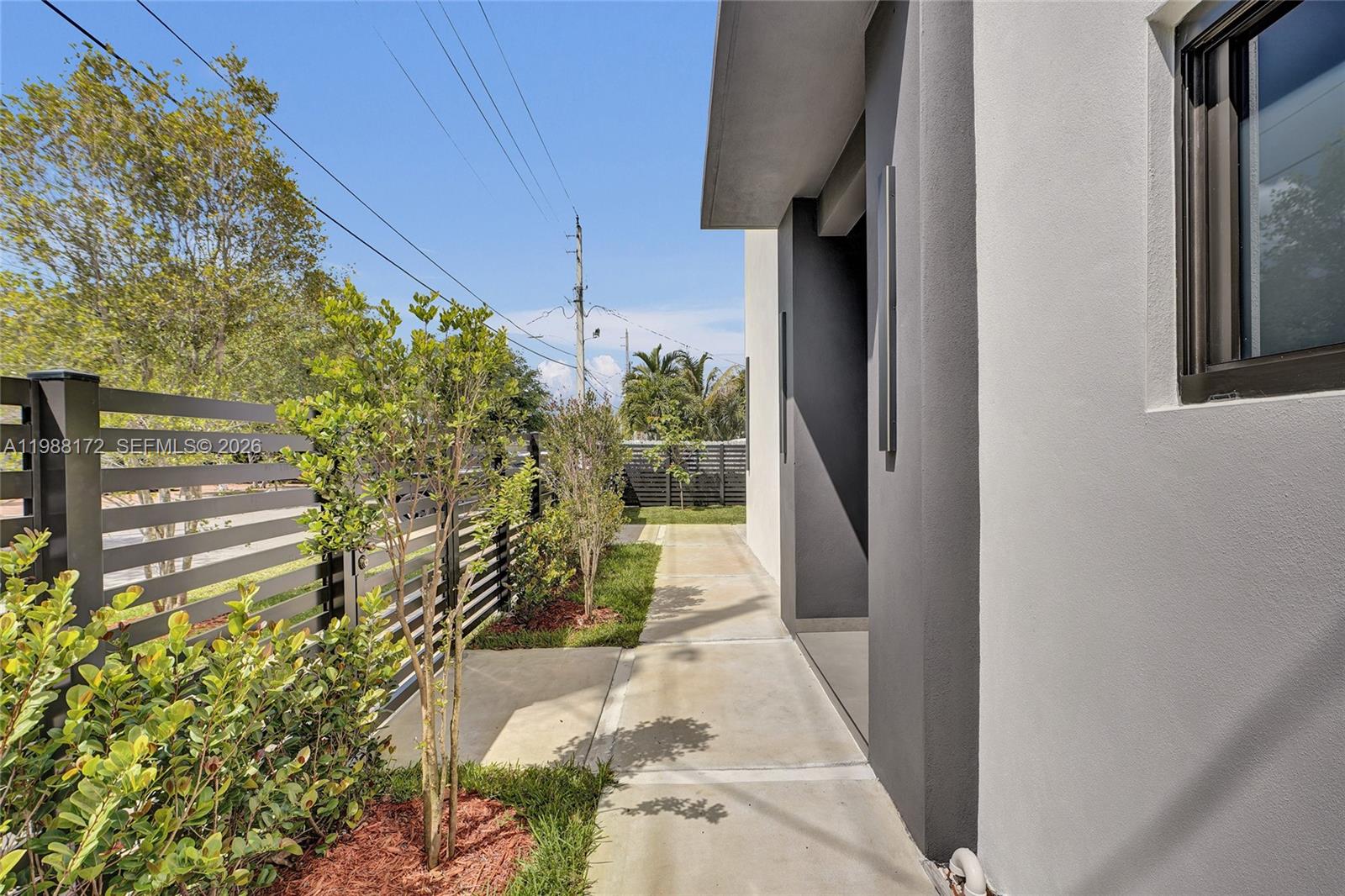 2421 SW 16th Ter Miami, FL 33145