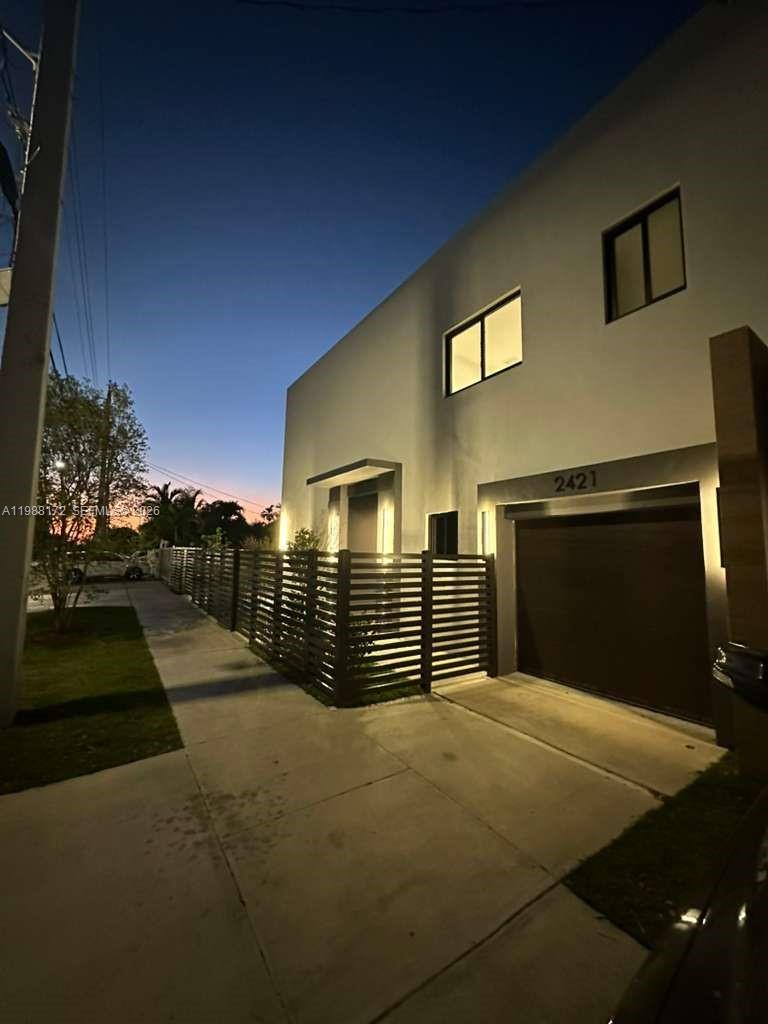 2421 SW 16th Ter Miami, FL 33145