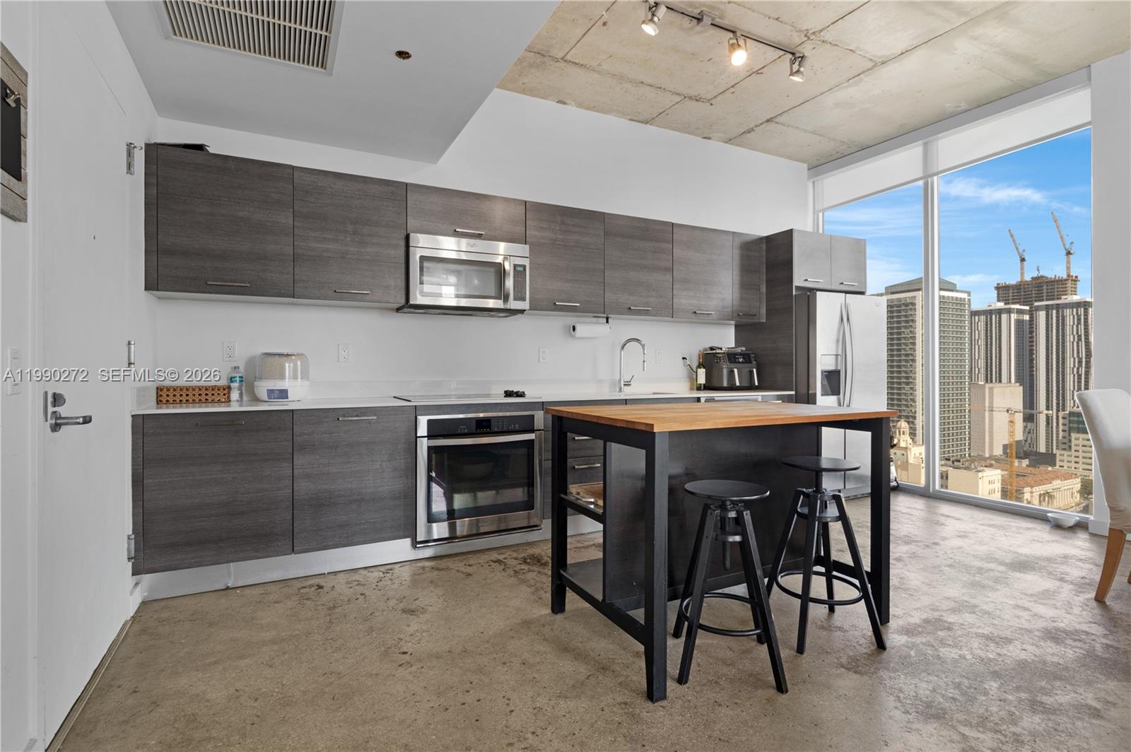 151 SE 1st St #2802 Miami, FL 33131