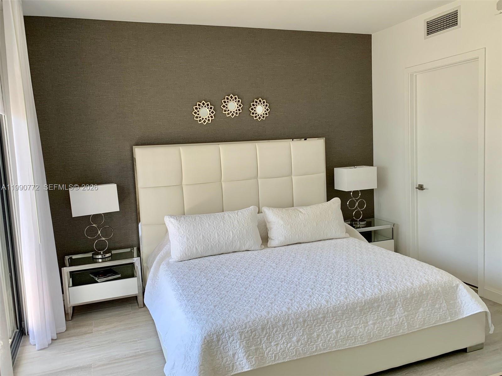 55 SW 9th St #2003 Miami, FL 33130