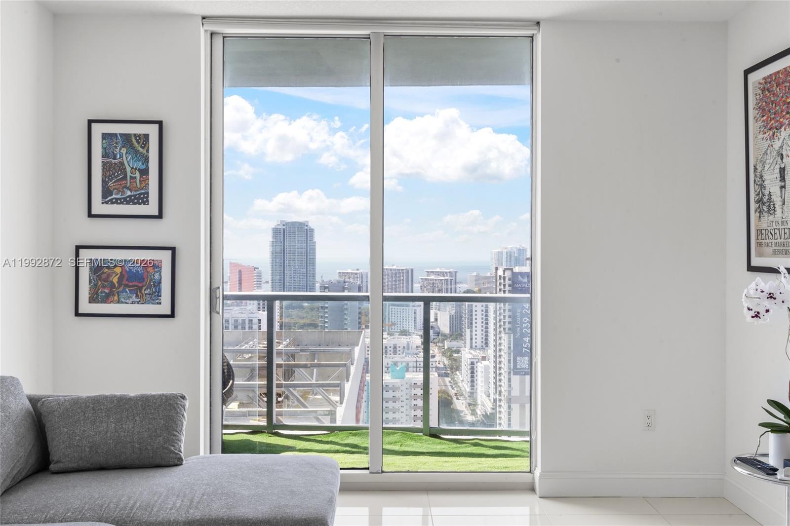 185 SW 7th St #3414 Miami, FL 33130