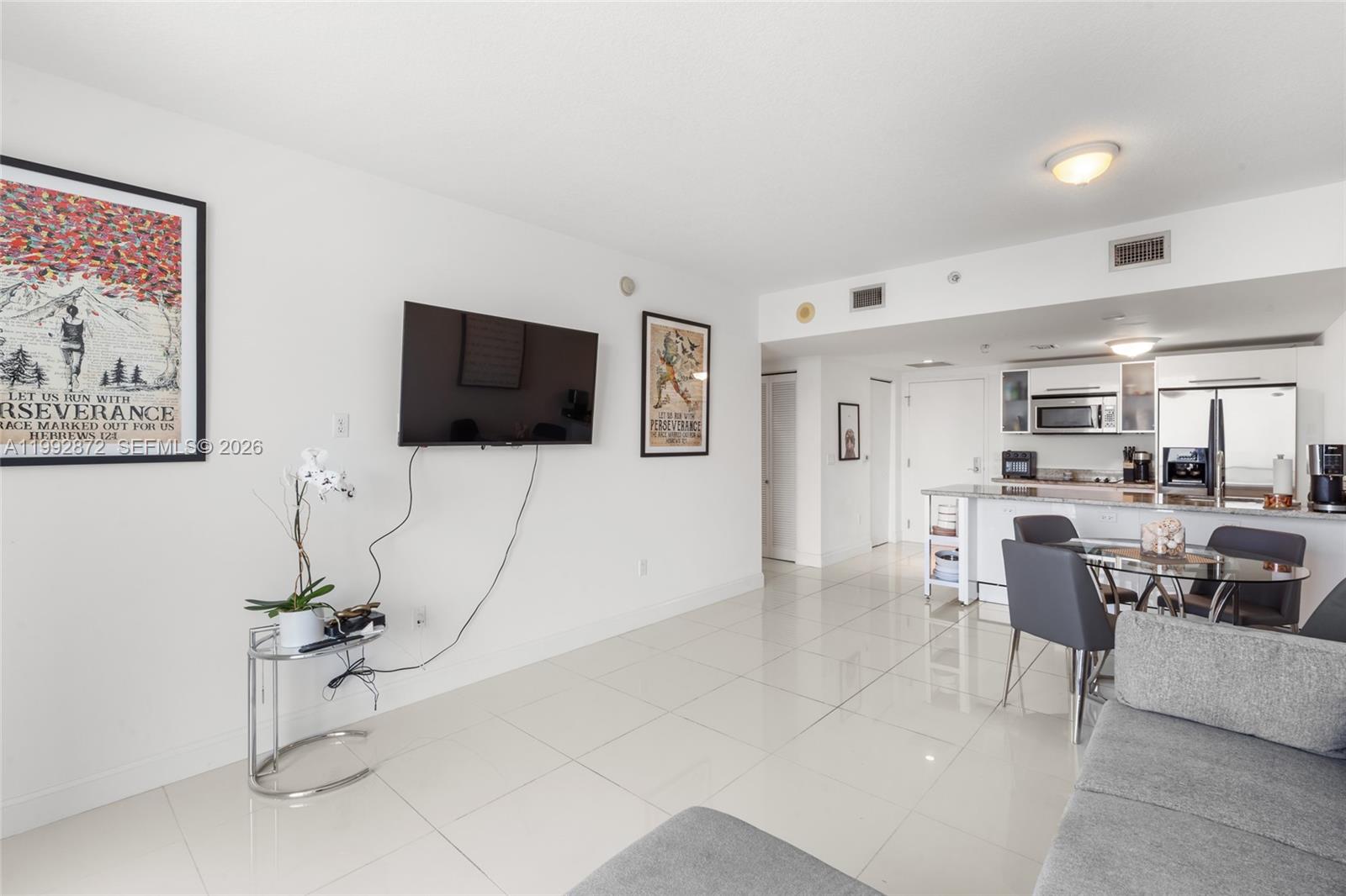 185 SW 7th St #3414 Miami, FL 33130