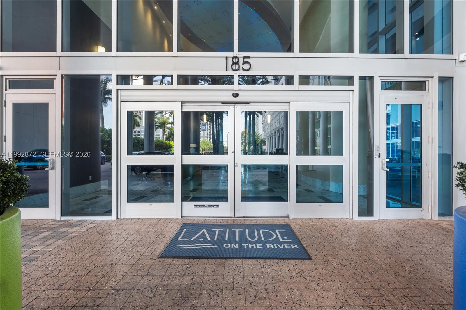 185 SW 7th St #3414 Miami, FL 33130