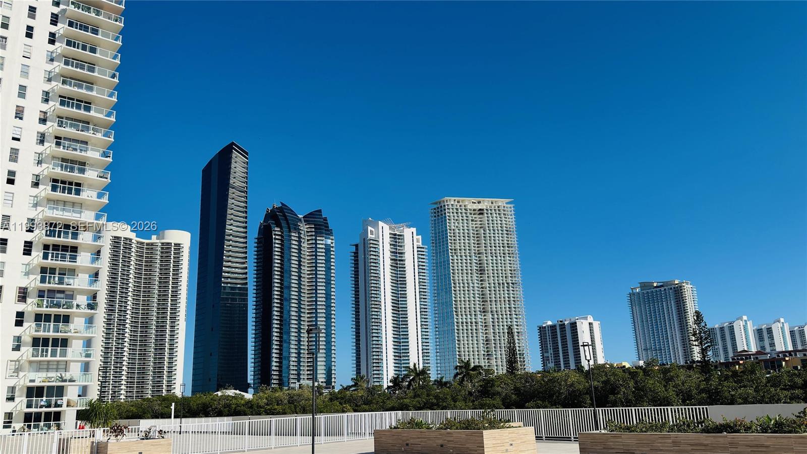 image Winston Towers 30011