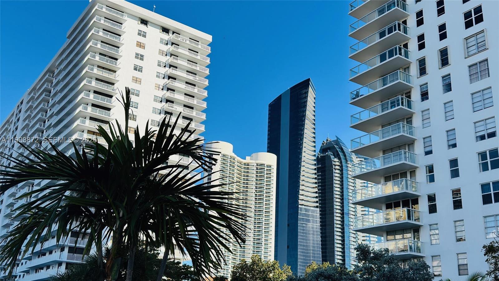 image Winston Towers 30043