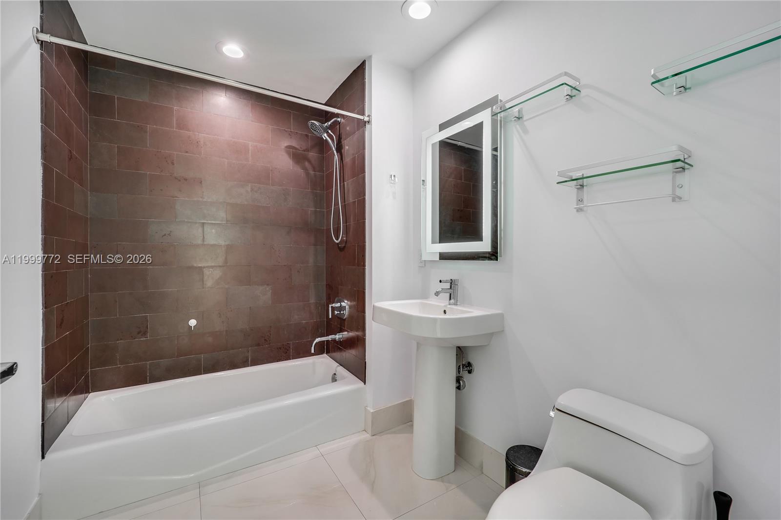 1040 Biscayne Blvd #1001 Miami, FL 33132