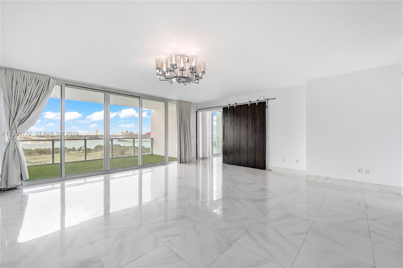 1040 Biscayne Blvd #1001 Miami, FL 33132