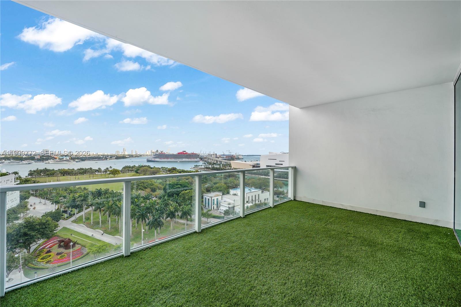 1040 Biscayne Blvd #1001 Miami, FL 33132