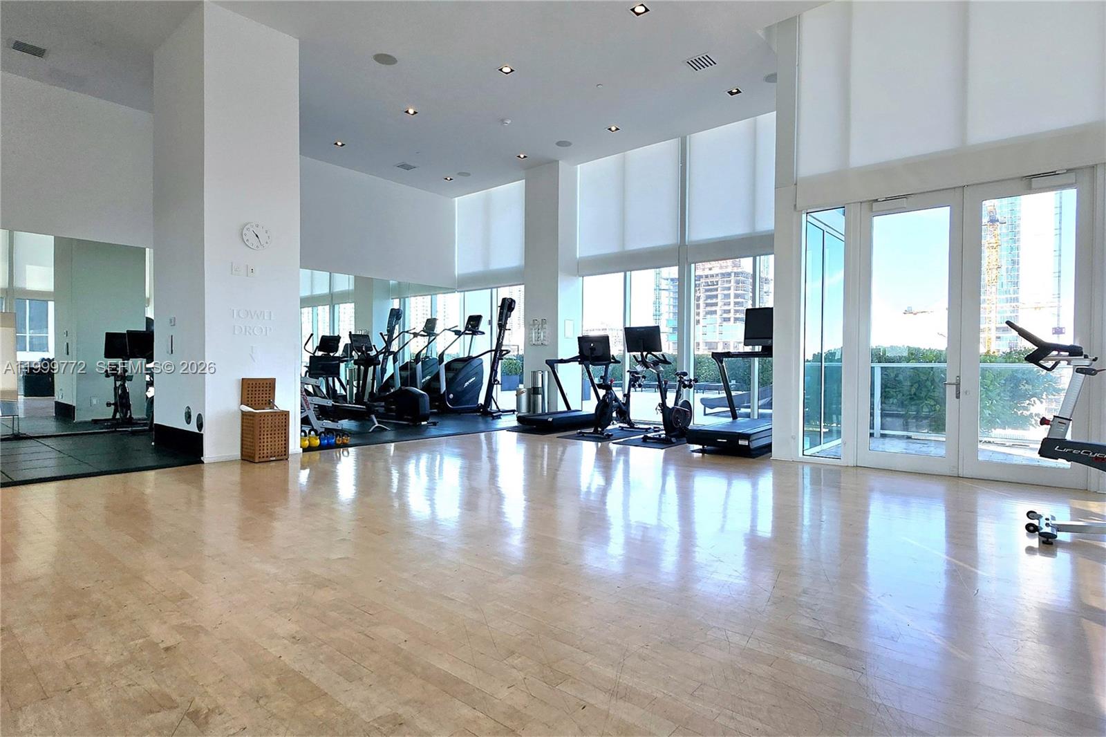 1040 Biscayne Blvd #1001 Miami, FL 33132