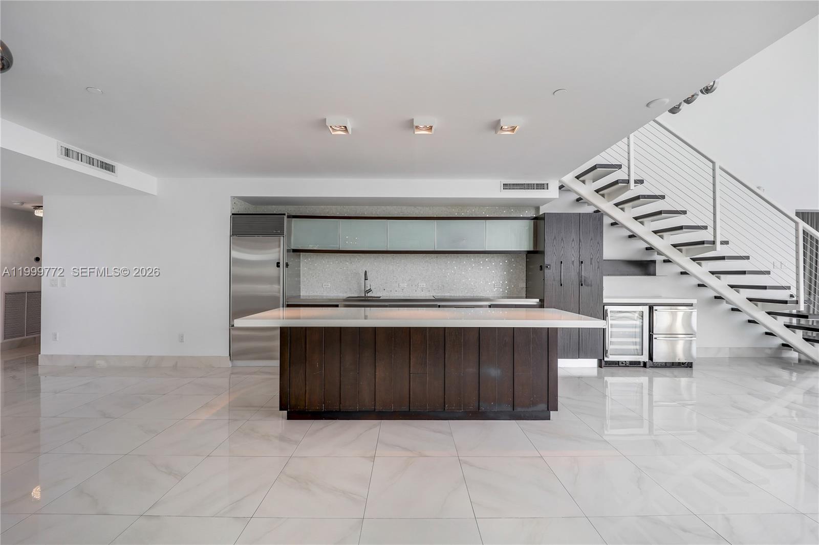 1040 Biscayne Blvd #1001 Miami, FL 33132