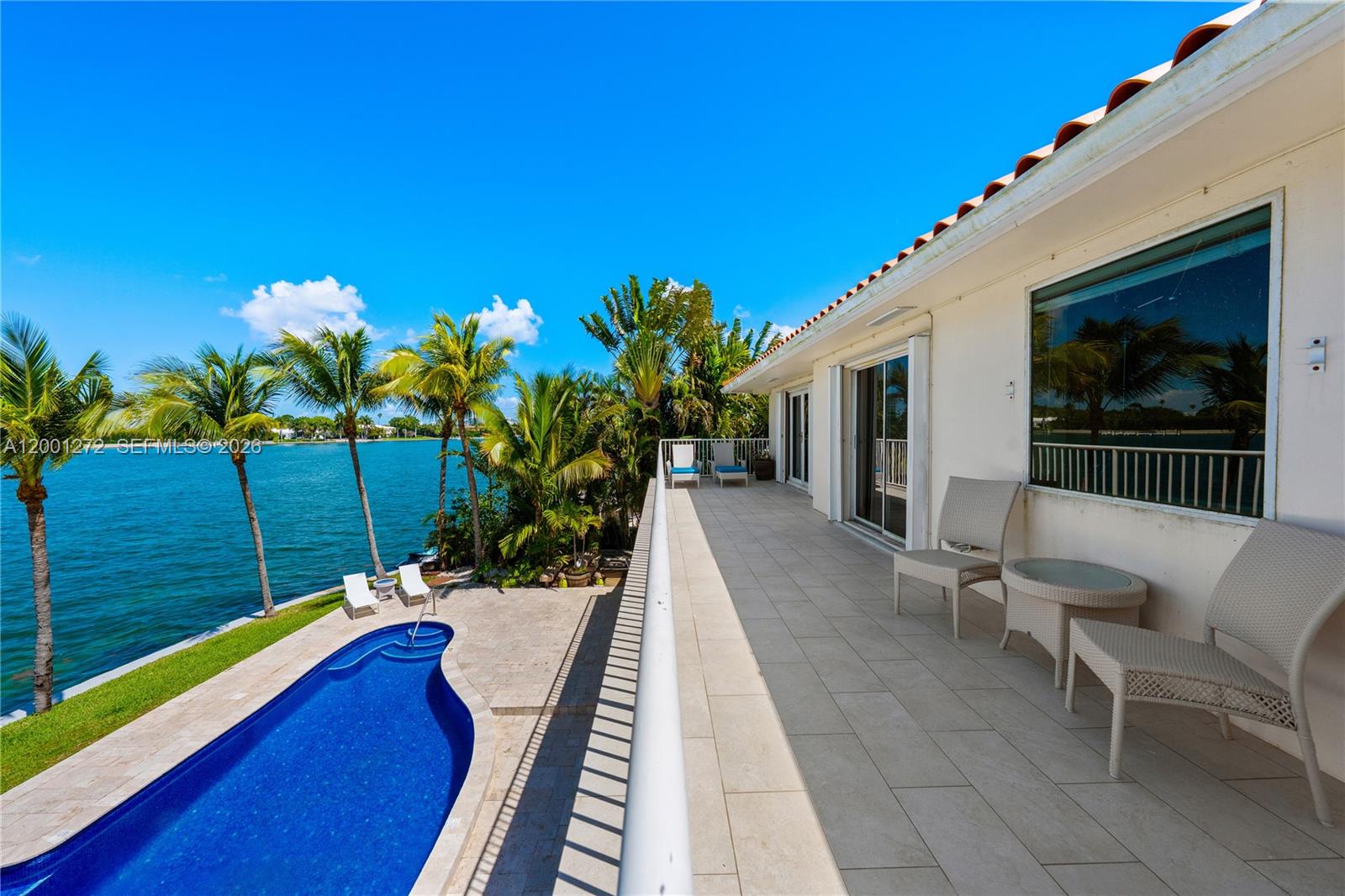 1575 Stillwater Dr Miami Beach, FL 33141