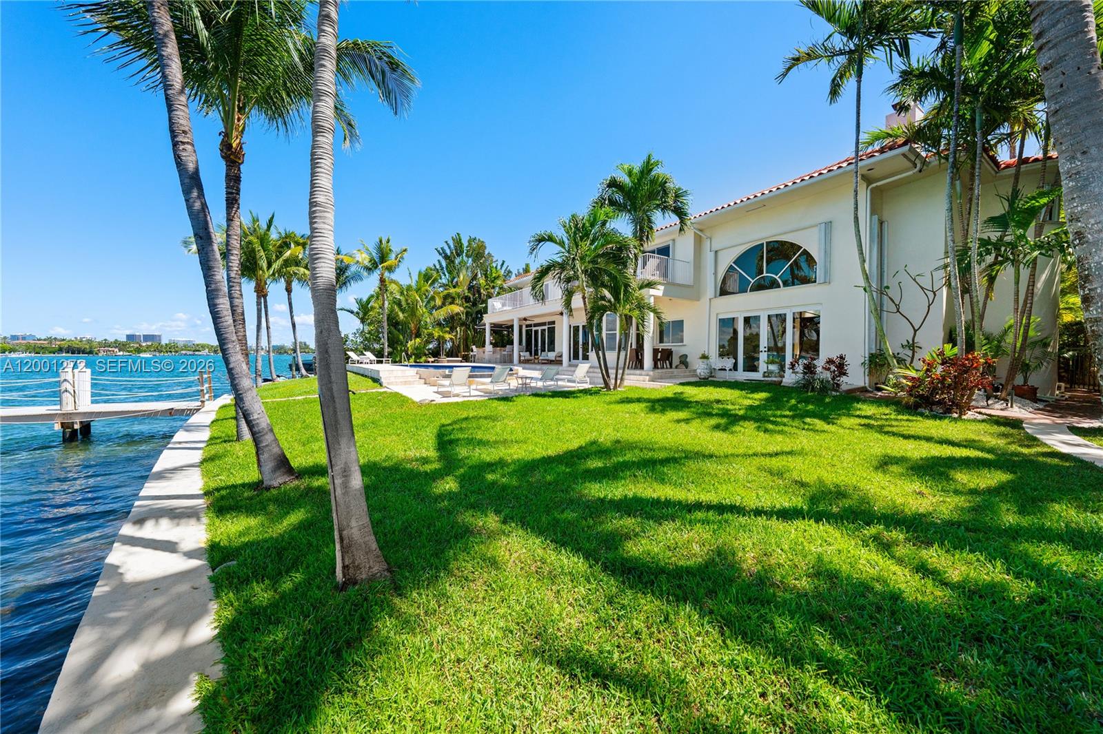 1575 Stillwater Dr Miami Beach, FL 33141