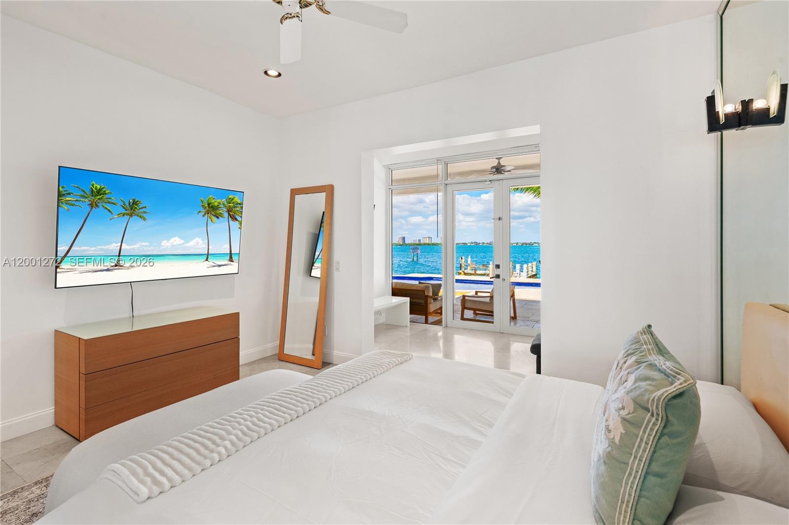 1575 Stillwater Dr Miami Beach, FL 33141