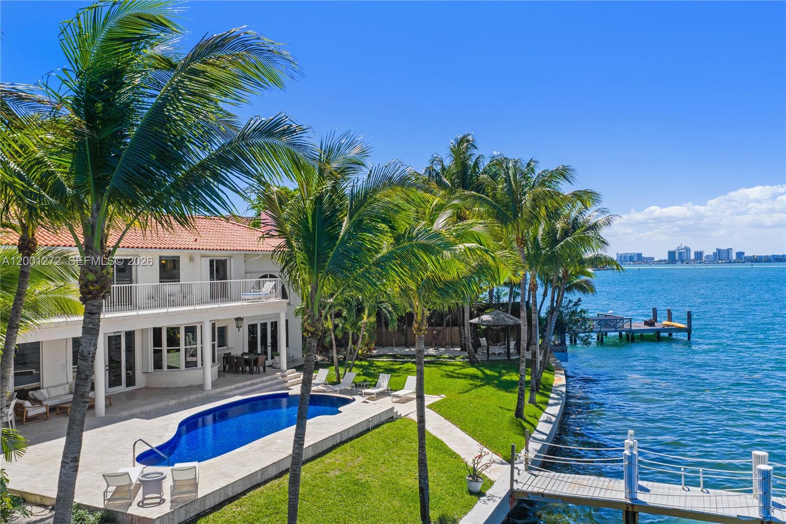 1575 Stillwater Dr Miami Beach, FL 33141