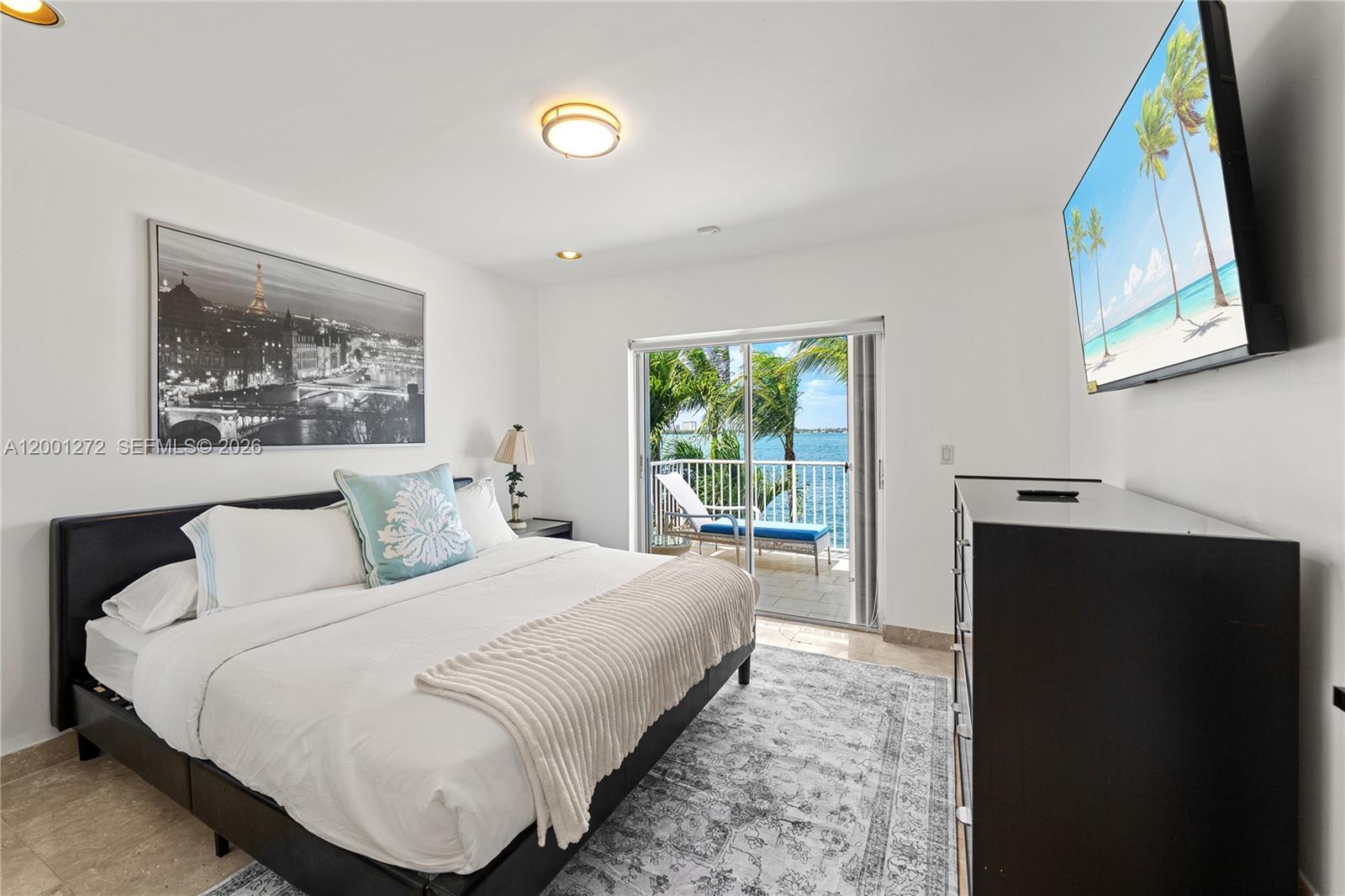 1575 Stillwater Dr Miami Beach, FL 33141