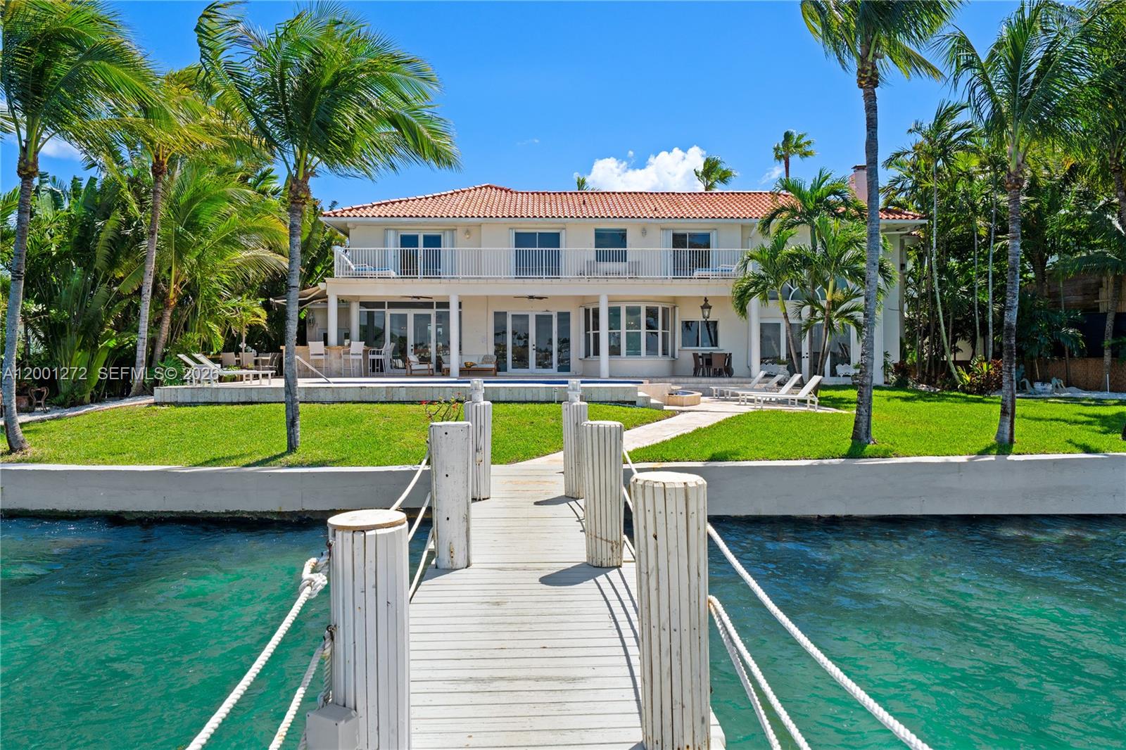 1575 Stillwater Dr Miami Beach, FL 33141