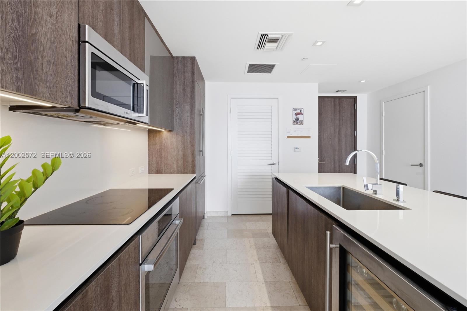 68 SE 6th St #1106 Miami, FL 33131