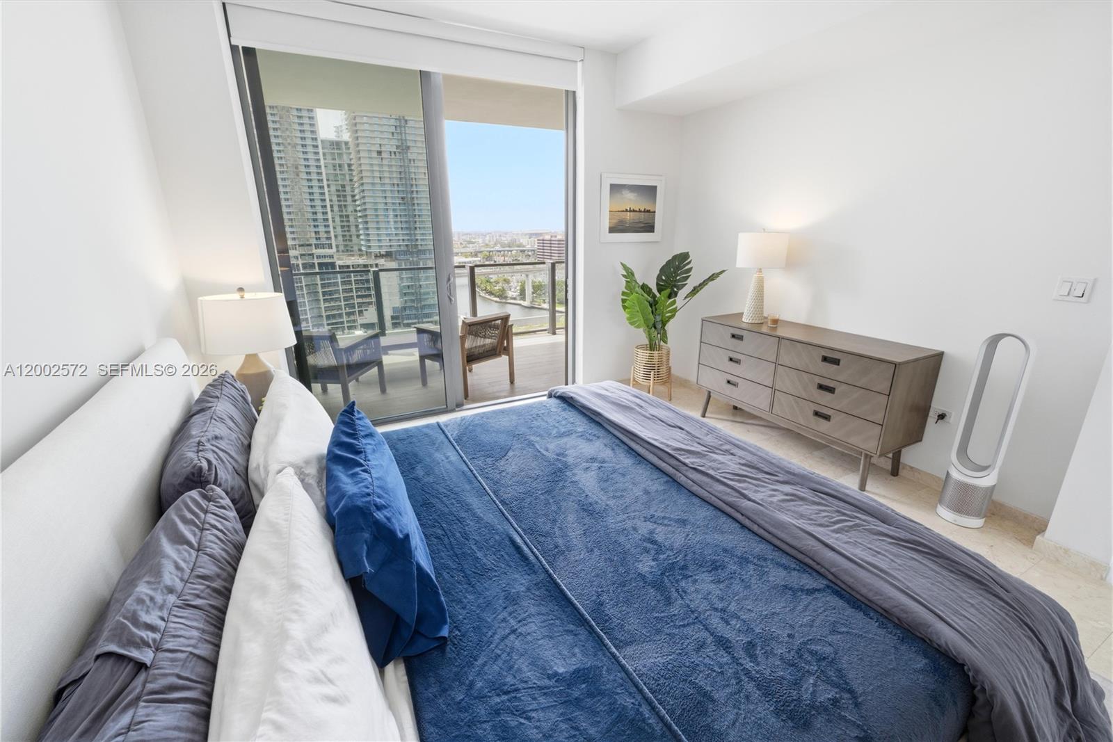 68 SE 6th St #1106 Miami, FL 33131