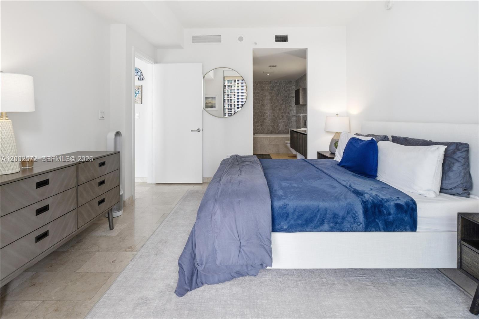 68 SE 6th St #1106 Miami, FL 33131