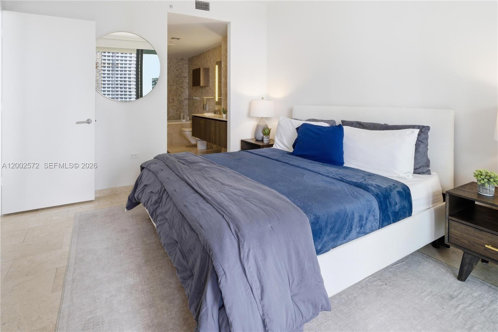 68 SE 6th St #1106 Miami, FL 33131