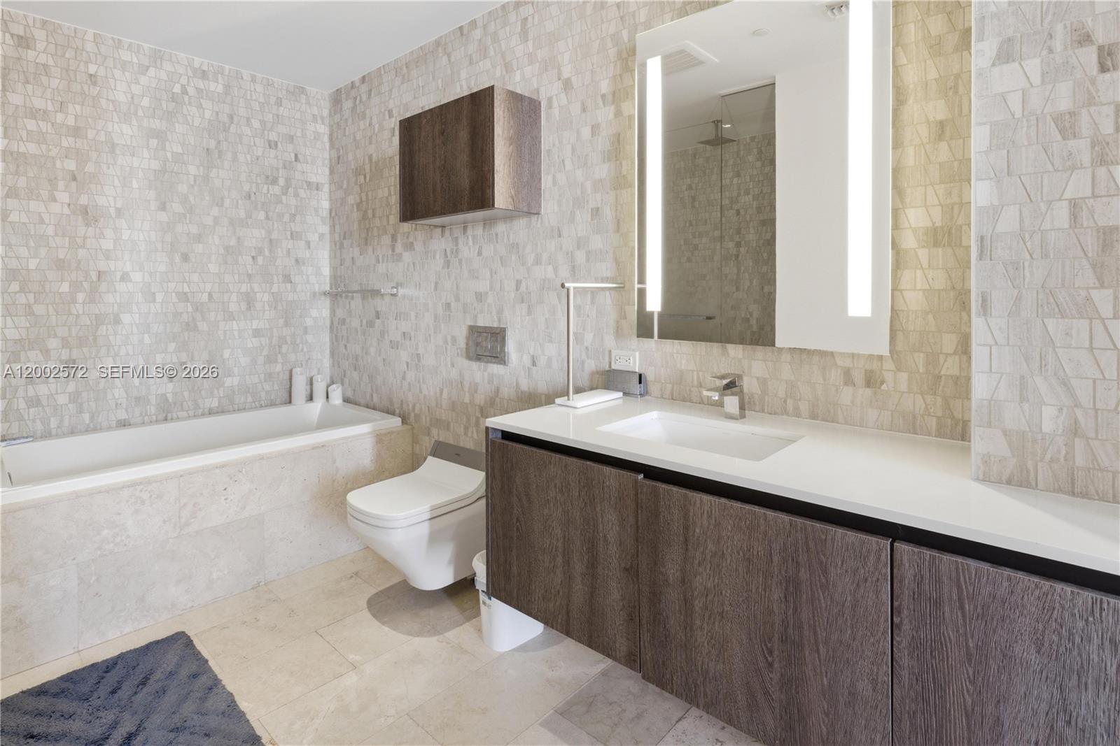 68 SE 6th St #1106 Miami, FL 33131