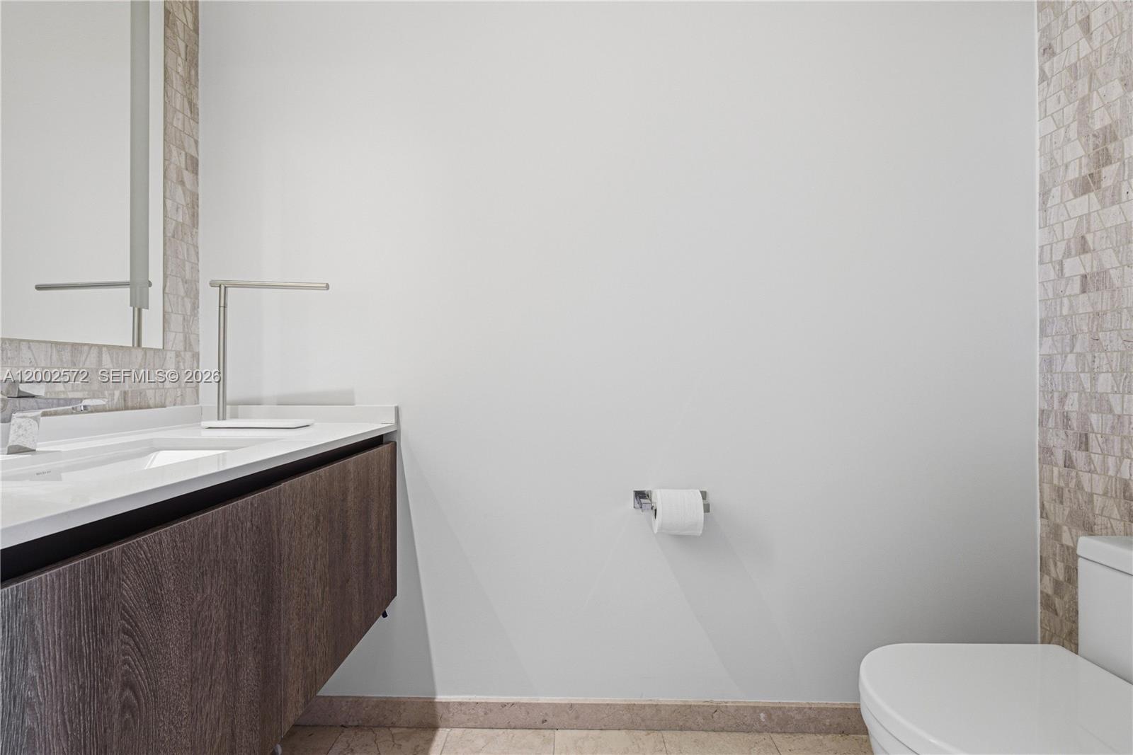 68 SE 6th St #1106 Miami, FL 33131