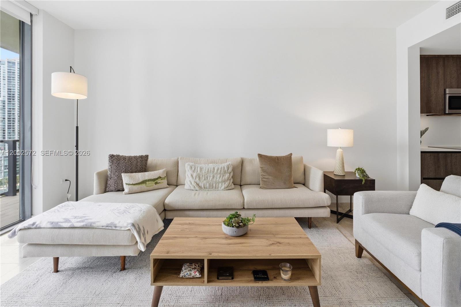 68 SE 6th St #1106 Miami, FL 33131