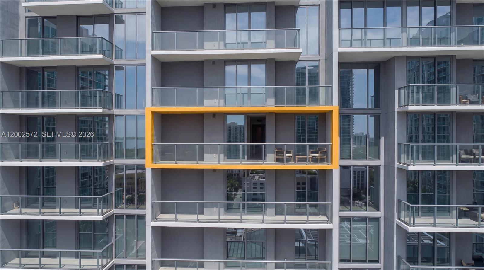 68 SE 6th St #1106 Miami, FL 33131