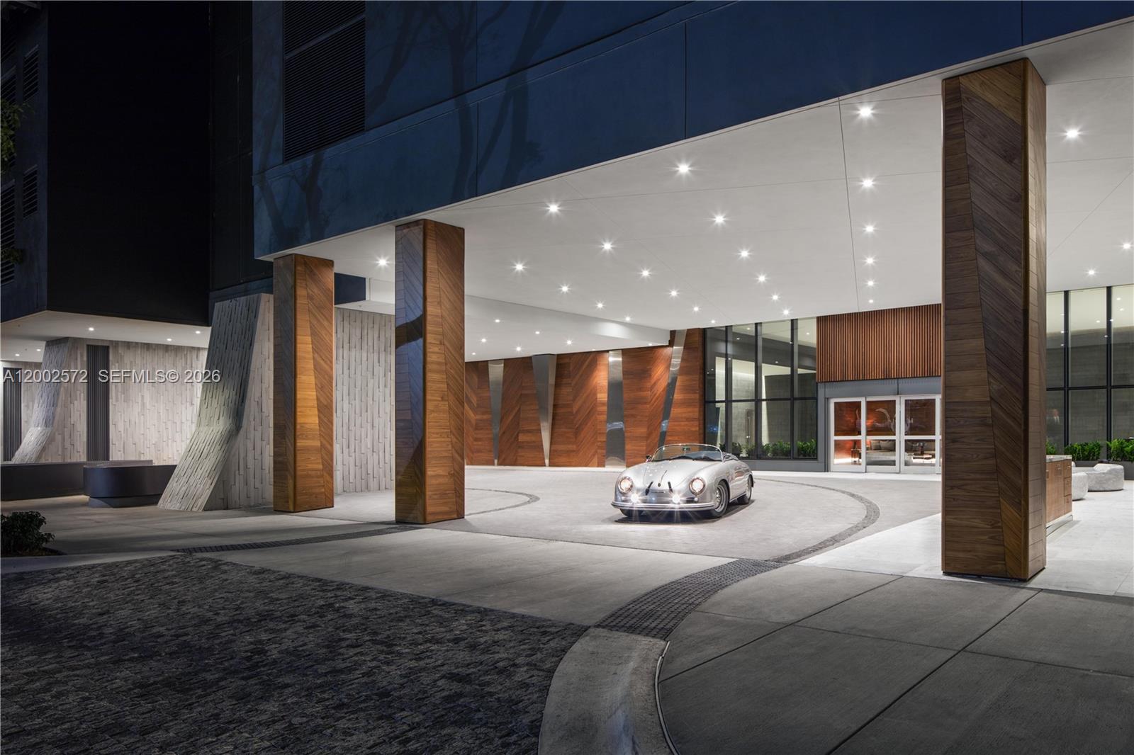 68 SE 6th St #1106 Miami, FL 33131