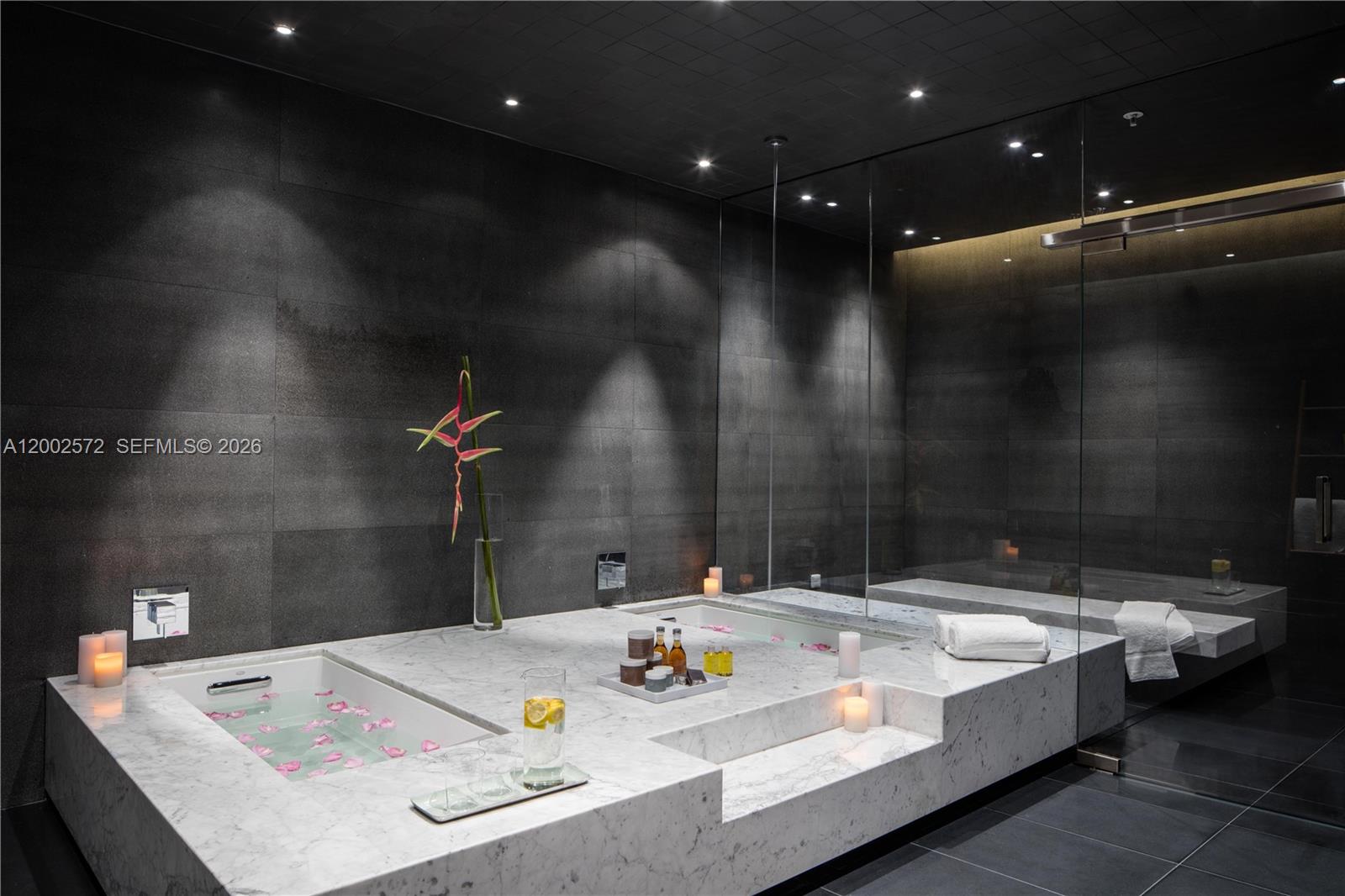 68 SE 6th St #1106 Miami, FL 33131