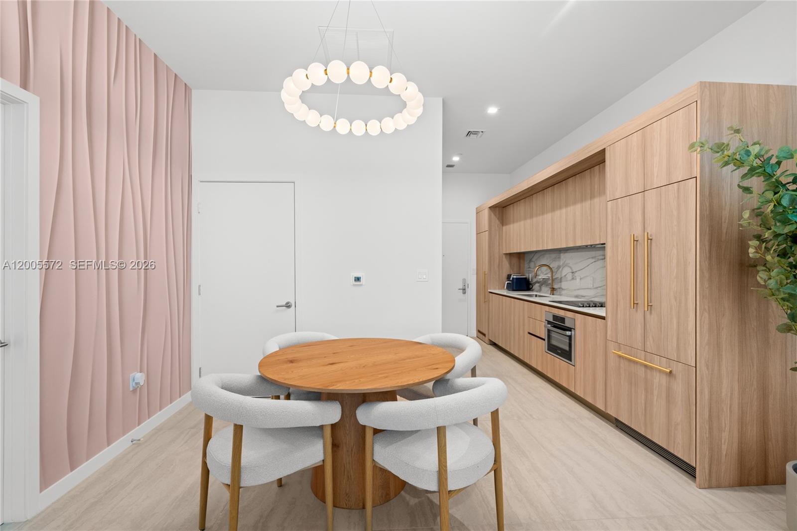 77 SE 5th #507 Miami, FL 33131