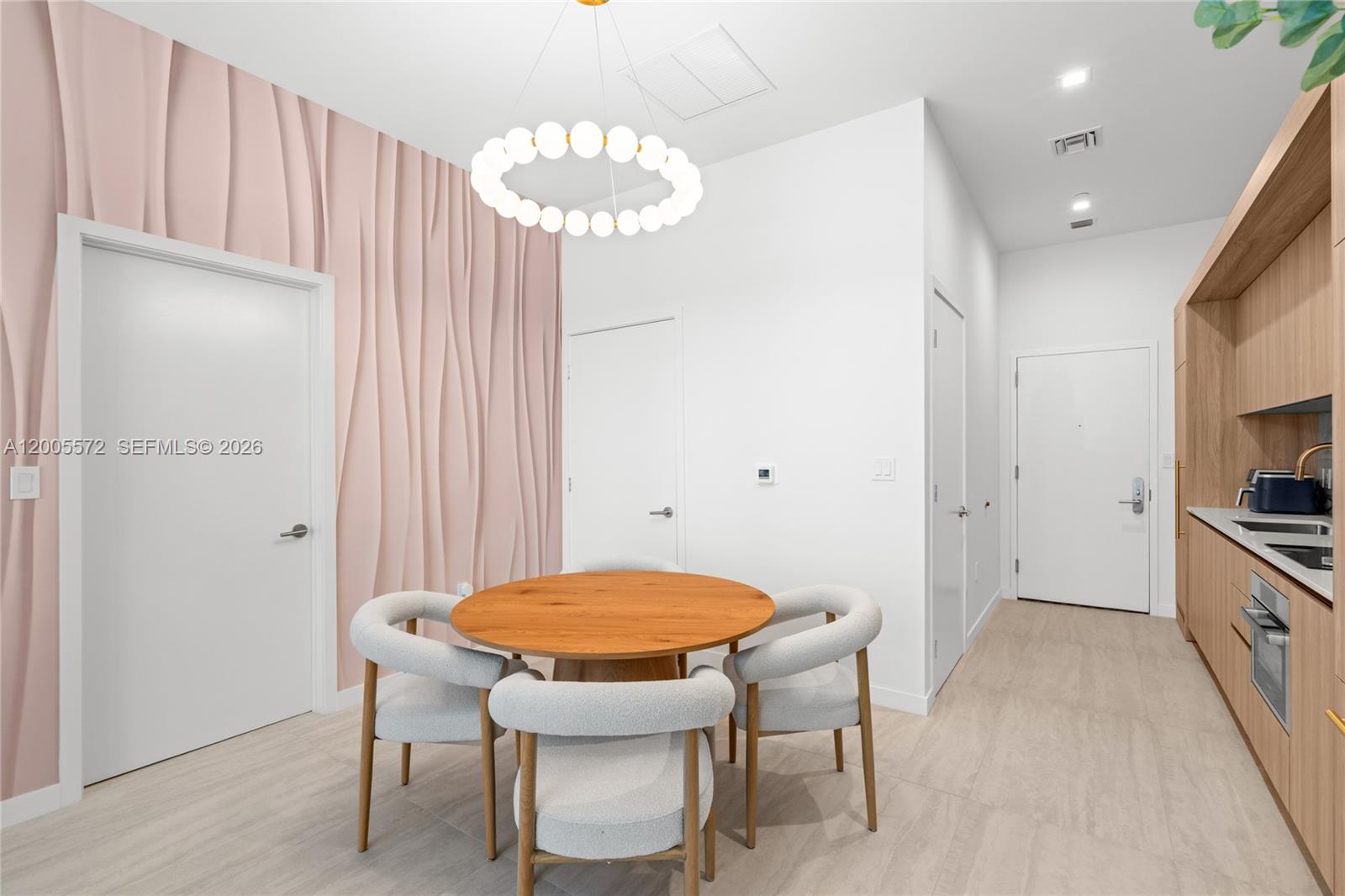 77 SE 5th #507 Miami, FL 33131