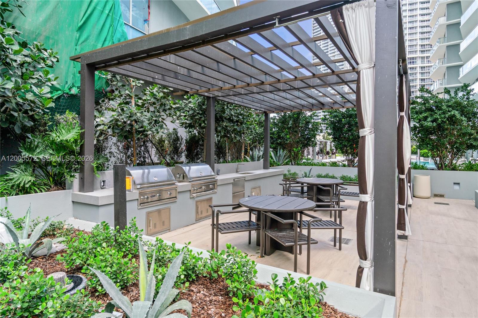 77 SE 5th #507 Miami, FL 33131