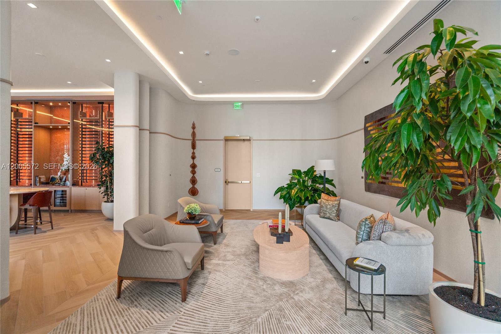 77 SE 5th #507 Miami, FL 33131