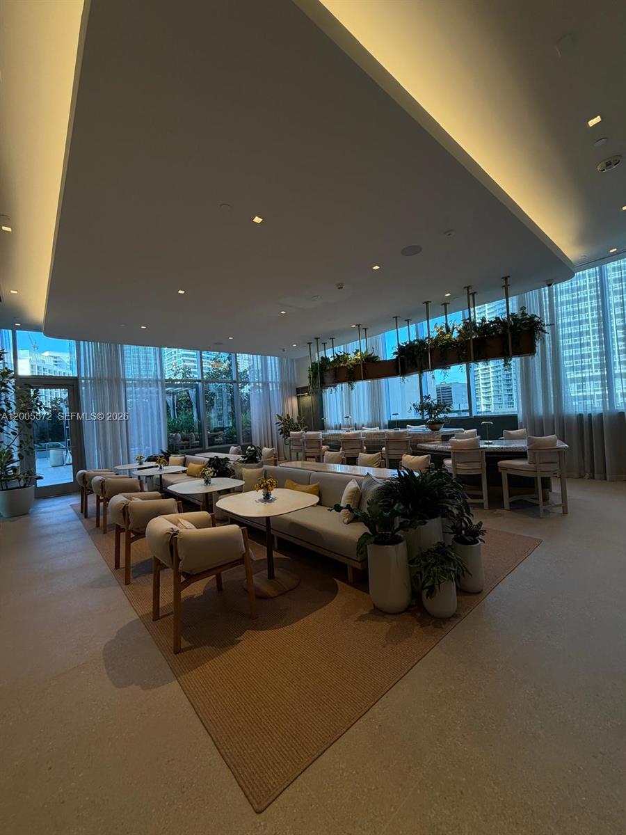 77 SE 5th #507 Miami, FL 33131