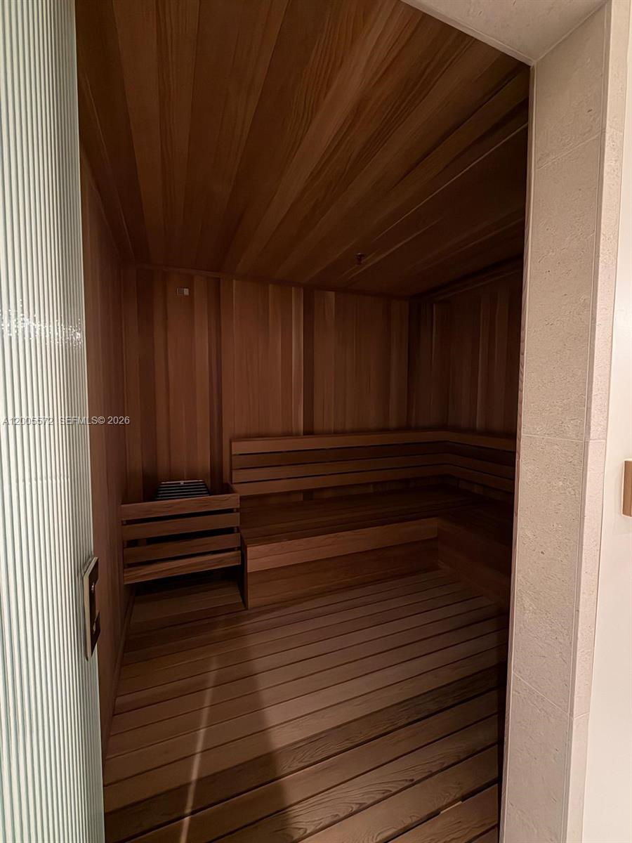 77 SE 5th #507 Miami, FL 33131