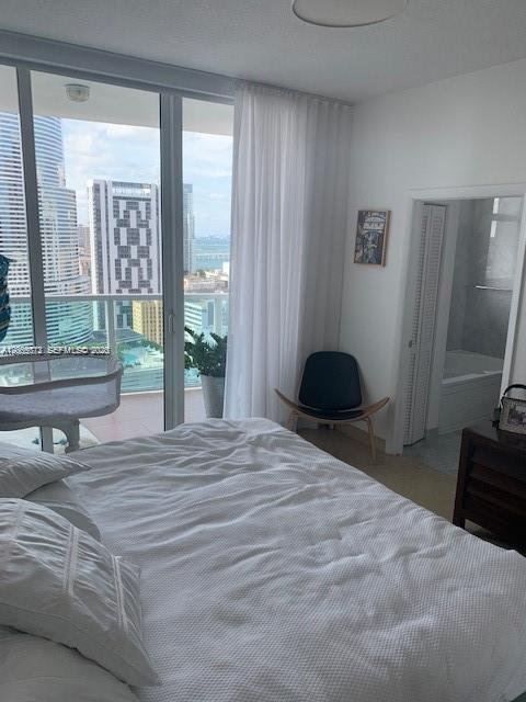 image Brickell on the River North14