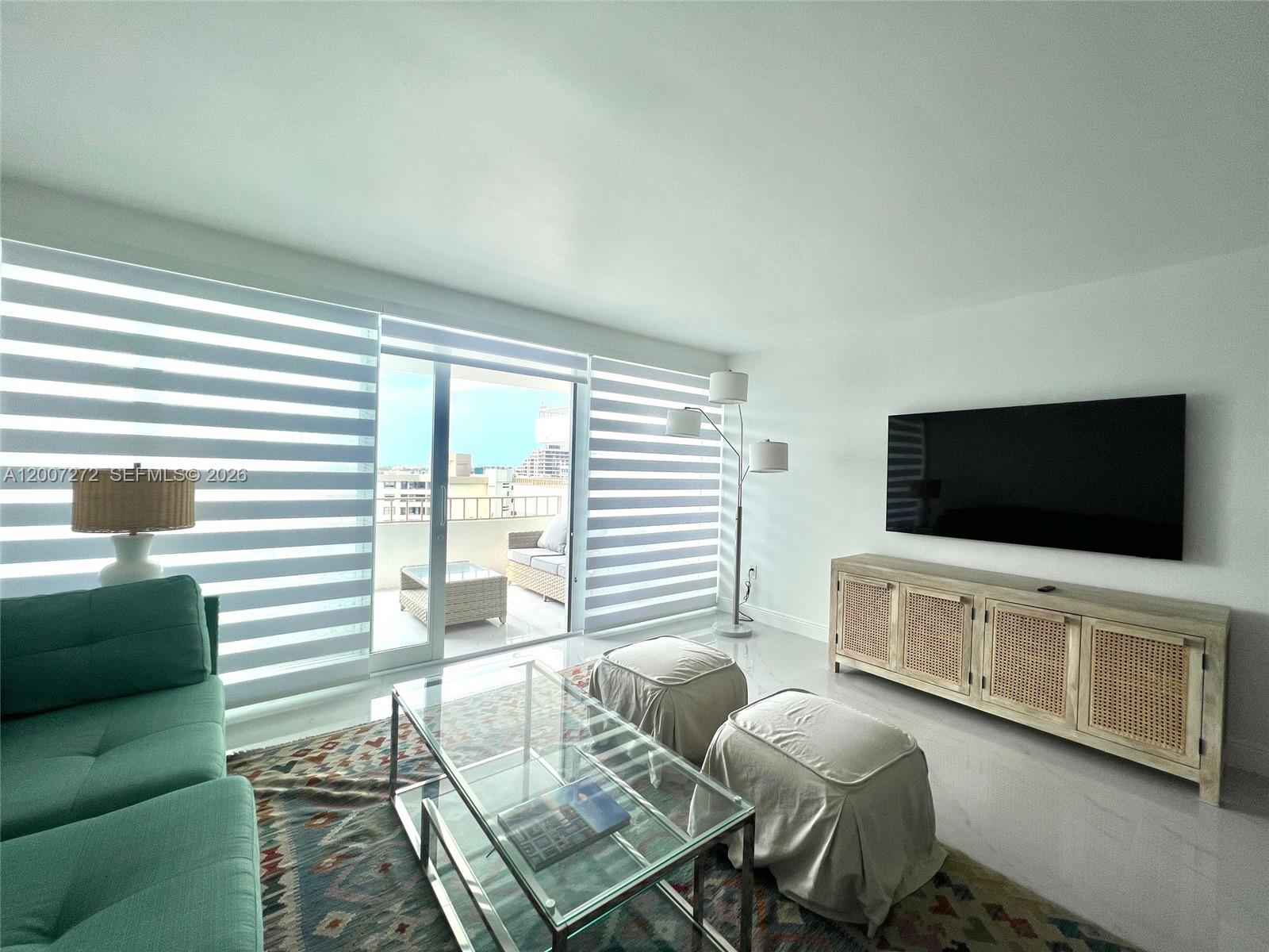 image Commodore Club West8