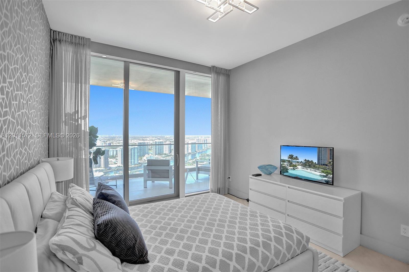 18975 Collins Ave #4302 Sunny Isles Beach, FL 33160