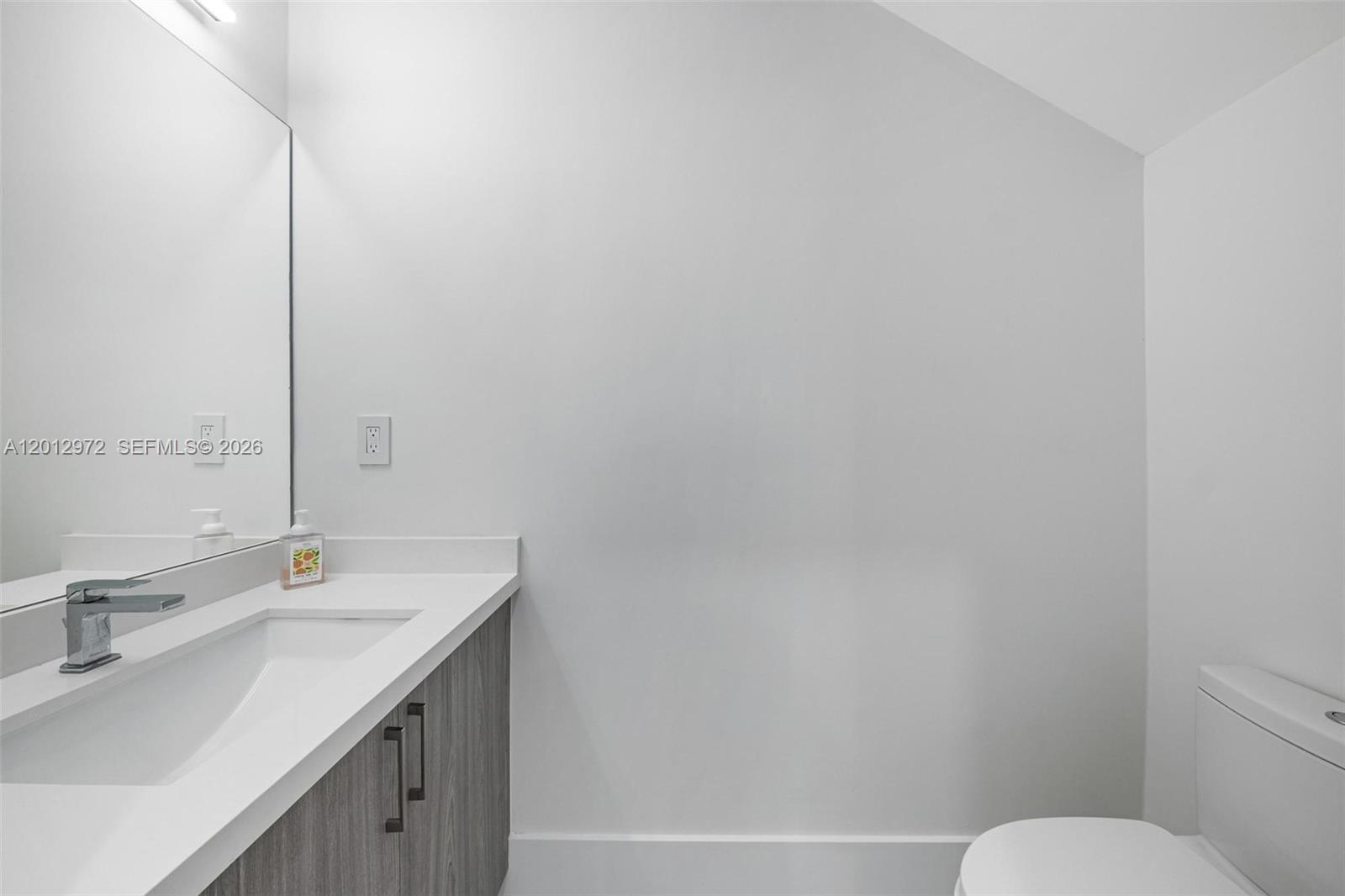 3142 Carter St #3142 Miami, FL 33133
